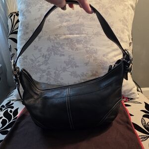 EUC Vintage Coach Soho Black Leather Shoulder Hobo Bag
